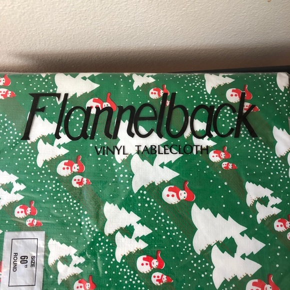 Christmas Flannelback Vinyl Tablecloth Round - Picture 3 of 6